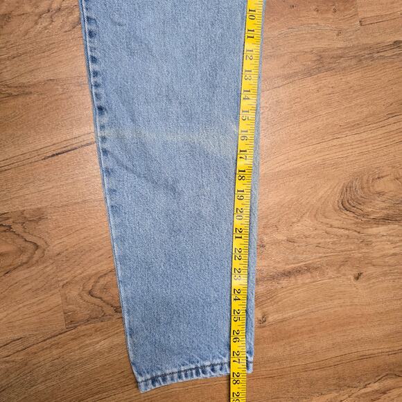 Vintage Levi's 501 Womens Jeans 9 Short Blue Light Wash Relax Fit Tapered Leg - Picture 15 of 16